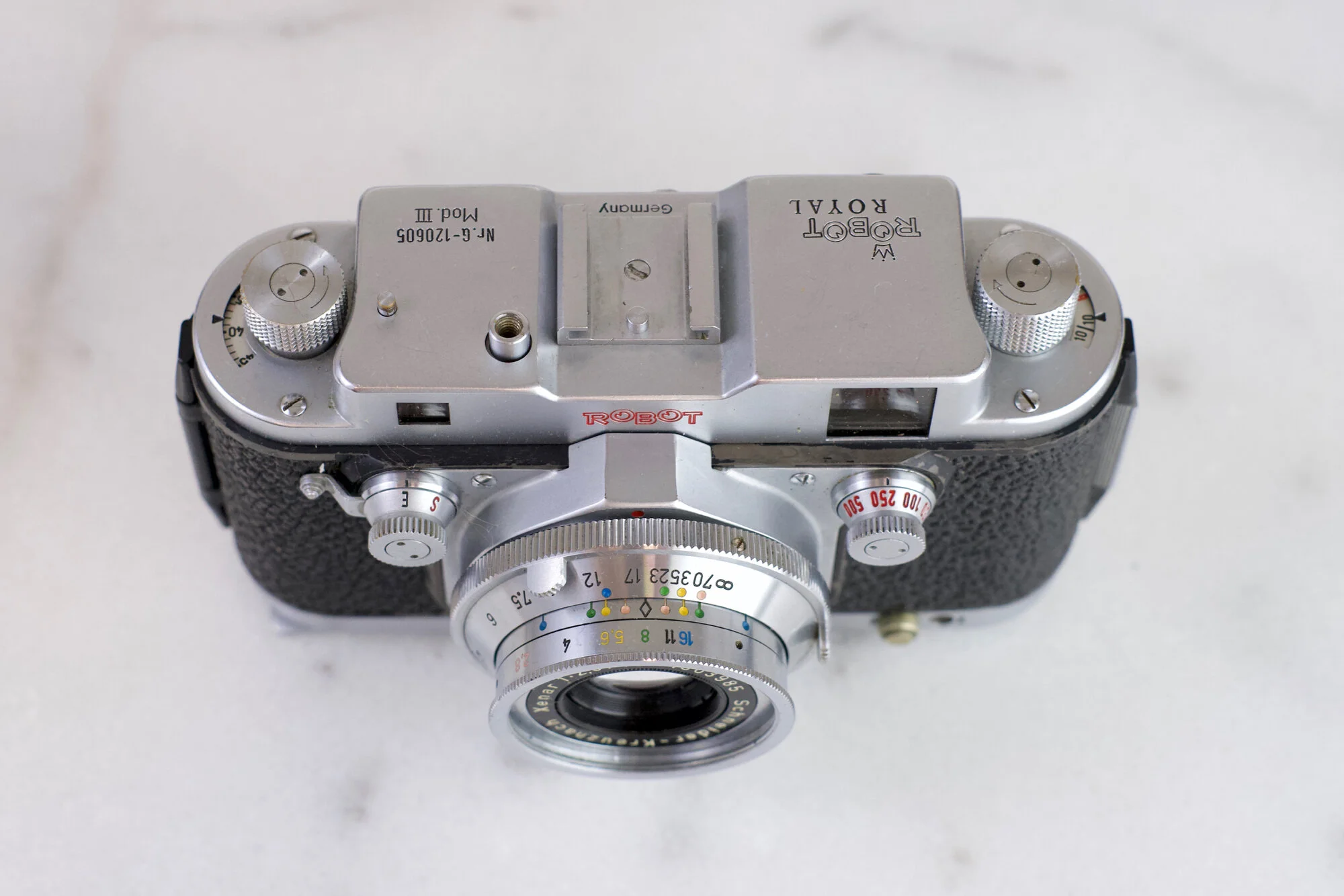 Robot Royal 24 Square Format 35mm Film Rangefinder Camera with